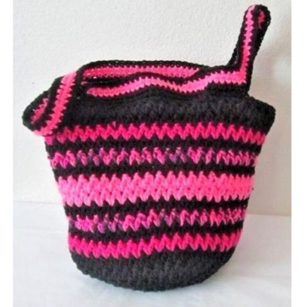 Crochet Handbag Pink and Black Stripe Lined NWOT